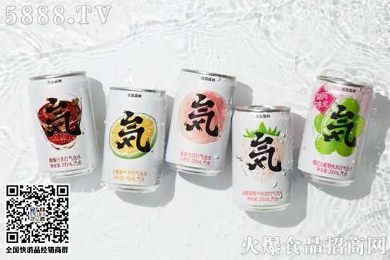 飲料市場(chǎng)現(xiàn)“潮”, 農(nóng)夫山泉、加多寶、元?dú)馍值绕放仆?“迷你裝”! 飲料市場(chǎng)現(xiàn)“潮”, 農(nóng)夫山泉、加多寶、元?dú)馍值绕放仆?“迷你裝”!